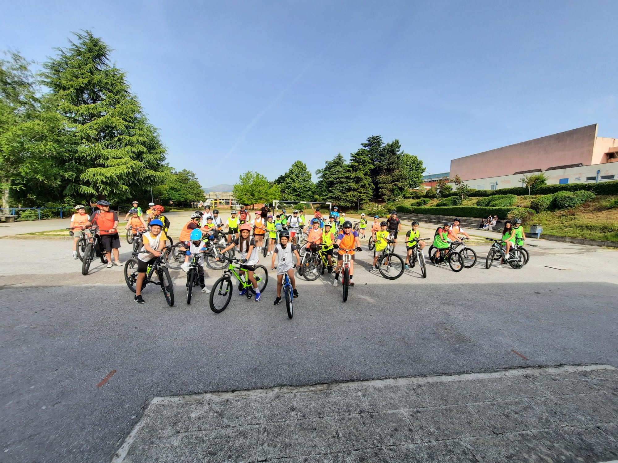 “IV Passeio em BTT Desporto Escolar Sobre Rodas” junta comunidade escolar na Ecopista do Corgo